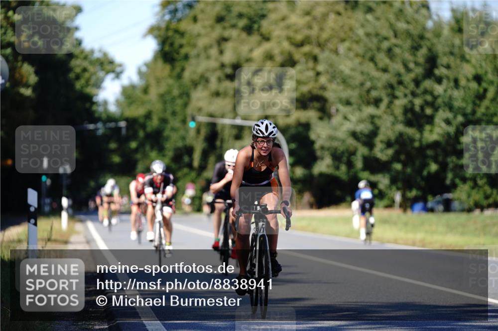 07.09.2025 - 19. Norderstedt Triathlon Michael Burmester http://msf.ph/oto/8838941 07.09.2025 14:36:55 Radfahren 457, 879, 977 meine-sportfotos.de