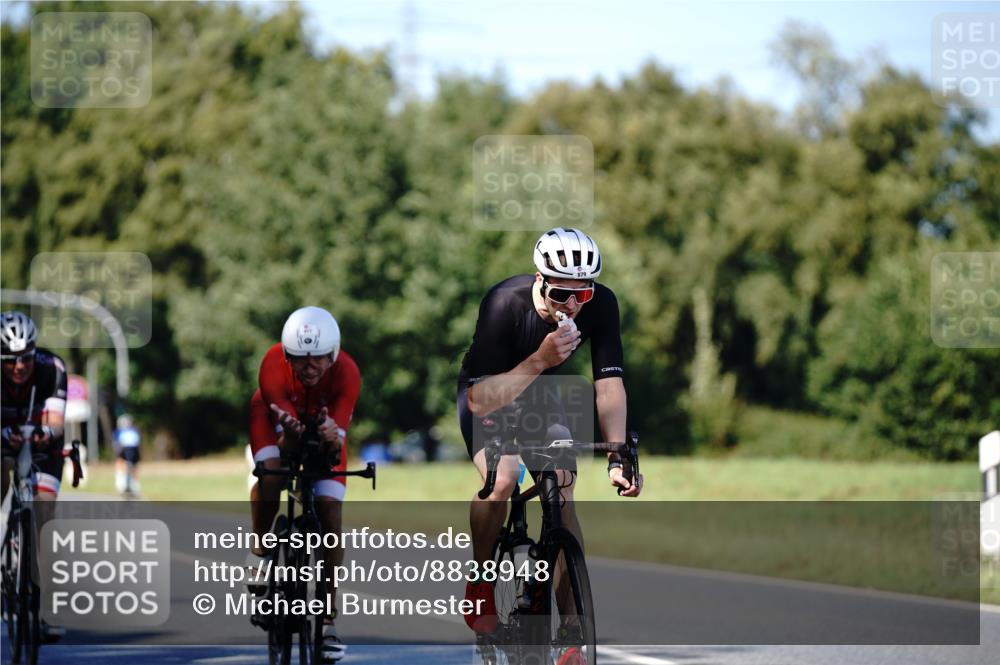 07.09.2025 - 19. Norderstedt Triathlon Michael Burmester http://msf.ph/oto/8838948 07.09.2025 14:36:57 Radfahren 445, 457, 879, 977 meine-sportfotos.de