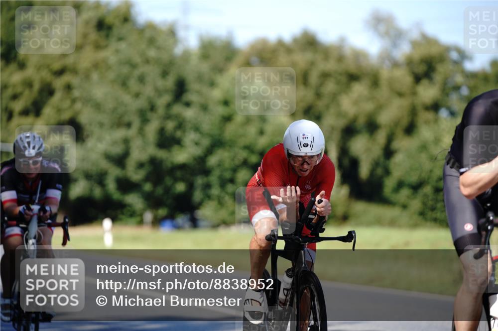 07.09.2025 - 19. Norderstedt Triathlon Michael Burmester http://msf.ph/oto/8838952 07.09.2025 14:36:58 Radfahren 445, 457, 879, 908, 977 meine-sportfotos.de