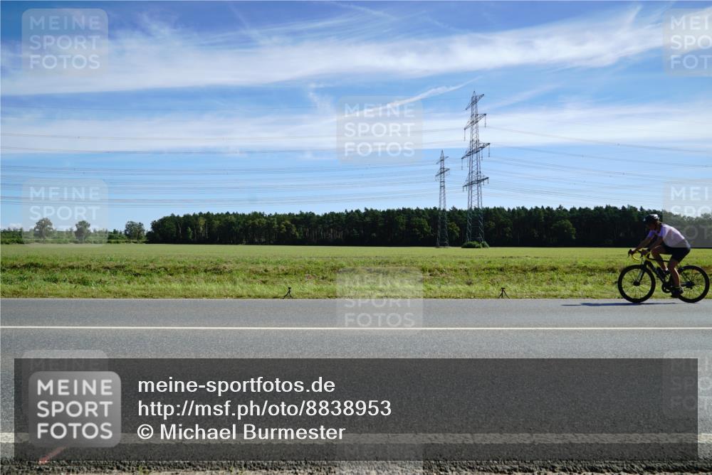 07.09.2025 - 19. Norderstedt Triathlon Michael Burmester http://msf.ph/oto/8838953 07.09.2025 12:09:51 Radfahren  meine-sportfotos.de