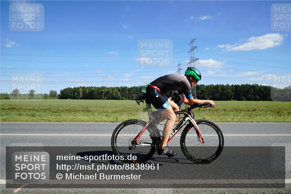 07.09.2025 - 19. Norderstedt Triathlon Michael Burmester http://msf.ph/oto/8838961 07.09.2025 14:19:39 Radfahren 960, 990, 992 meine-sportfotos.de