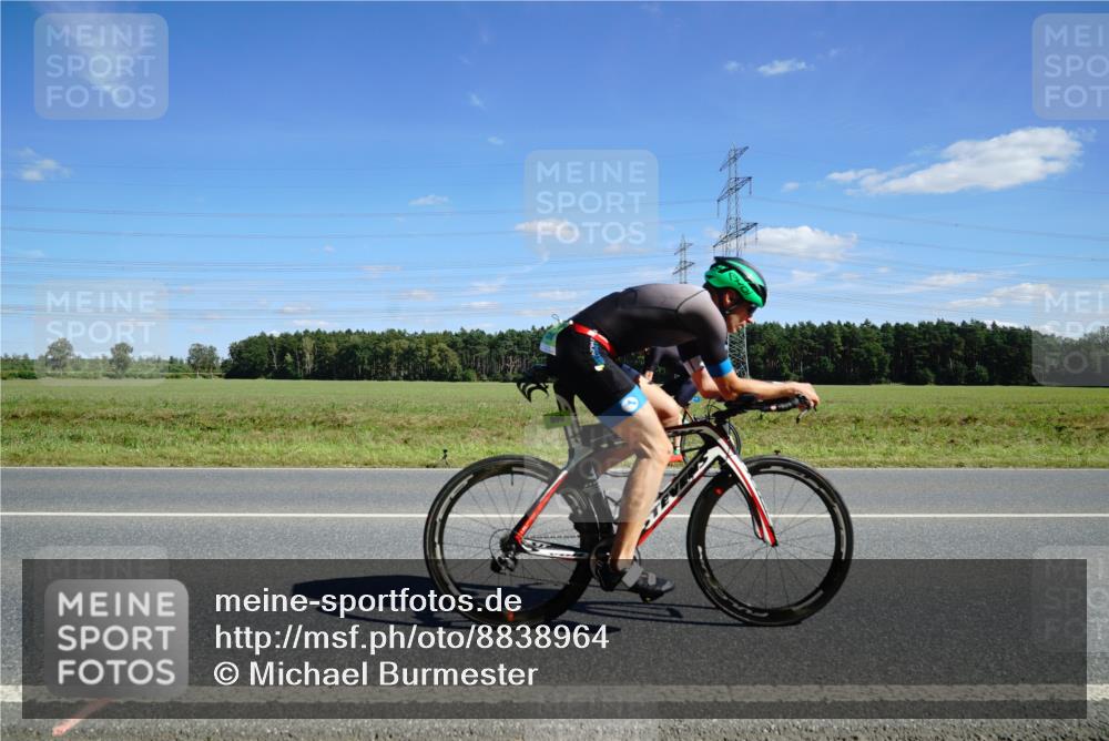 07.09.2025 - 19. Norderstedt Triathlon Michael Burmester http://msf.ph/oto/8838964 07.09.2025 14:19:39 Radfahren 960, 990, 992 meine-sportfotos.de