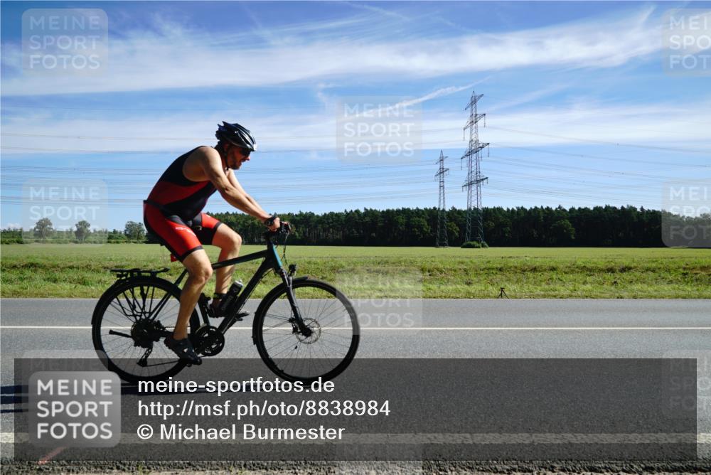 07.09.2025 - 19. Norderstedt Triathlon Michael Burmester http://msf.ph/oto/8838984 07.09.2025 12:10:13 Radfahren 802 meine-sportfotos.de