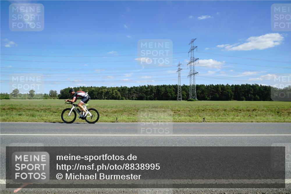 07.09.2025 - 19. Norderstedt Triathlon Michael Burmester http://msf.ph/oto/8838995 07.09.2025 14:19:43 Radfahren 959, 961, 992 meine-sportfotos.de