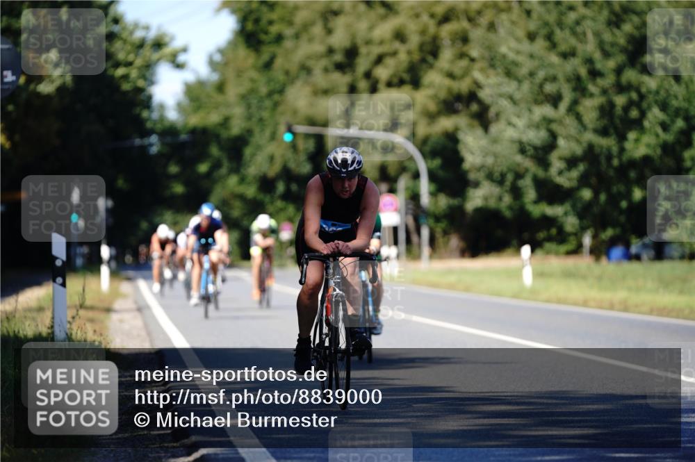 07.09.2025 - 19. Norderstedt Triathlon Michael Burmester http://msf.ph/oto/8839000 07.09.2025 14:37:19 Radfahren 363, 1456, 1471, 1489 meine-sportfotos.de