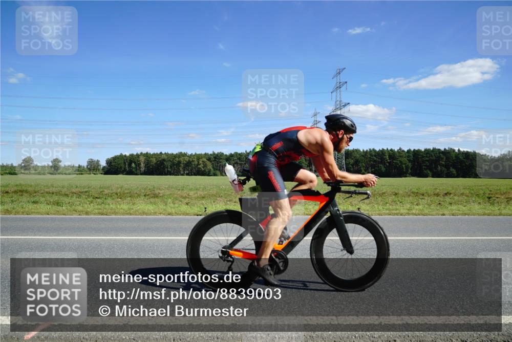 07.09.2025 - 19. Norderstedt Triathlon Michael Burmester http://msf.ph/oto/8839003 07.09.2025 14:19:44 Radfahren 959, 961, 992 meine-sportfotos.de