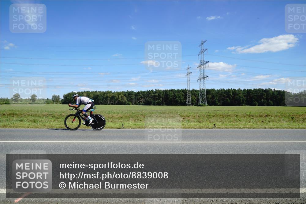 07.09.2025 - 19. Norderstedt Triathlon Michael Burmester http://msf.ph/oto/8839008 07.09.2025 14:19:48 Radfahren  meine-sportfotos.de