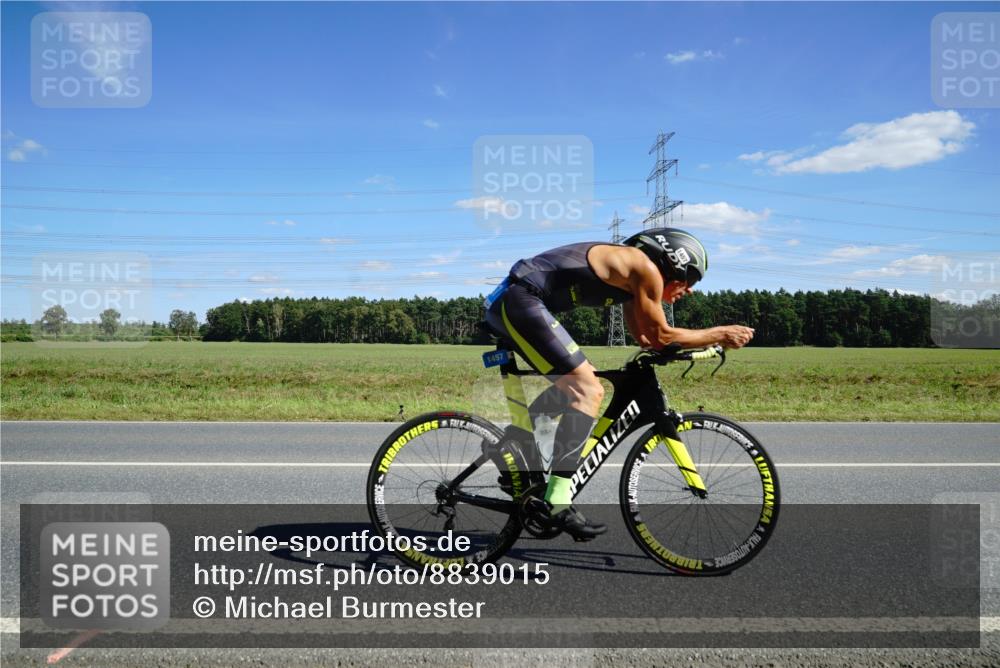 07.09.2025 - 19. Norderstedt Triathlon Michael Burmester http://msf.ph/oto/8839015 07.09.2025 14:19:57 Radfahren 876, 1457, 1468 meine-sportfotos.de