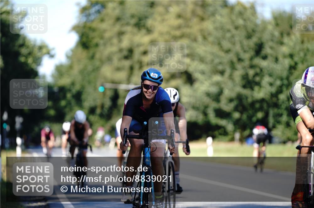 07.09.2025 - 19. Norderstedt Triathlon Michael Burmester http://msf.ph/oto/8839021 07.09.2025 14:37:24 Radfahren 363, 469, 475, 1453, 1469, 1470, 1489 meine-sportfotos.de