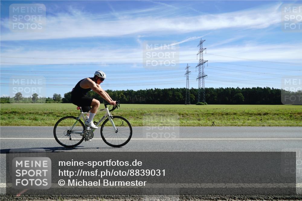 07.09.2025 - 19. Norderstedt Triathlon Michael Burmester http://msf.ph/oto/8839031 07.09.2025 12:10:27 Radfahren 150, 823, 1296, 1359 meine-sportfotos.de