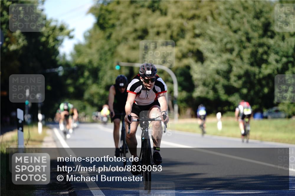 07.09.2025 - 19. Norderstedt Triathlon Michael Burmester http://msf.ph/oto/8839053 07.09.2025 14:37:49 Radfahren 863, 888 meine-sportfotos.de