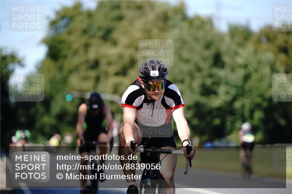 07.09.2025 - 19. Norderstedt Triathlon Michael Burmester http://msf.ph/oto/8839056 07.09.2025 14:37:50 Radfahren 863, 888 meine-sportfotos.de