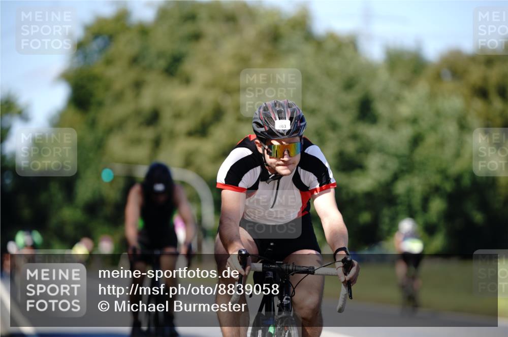 07.09.2025 - 19. Norderstedt Triathlon Michael Burmester http://msf.ph/oto/8839058 07.09.2025 14:37:50 Radfahren 863, 888 meine-sportfotos.de