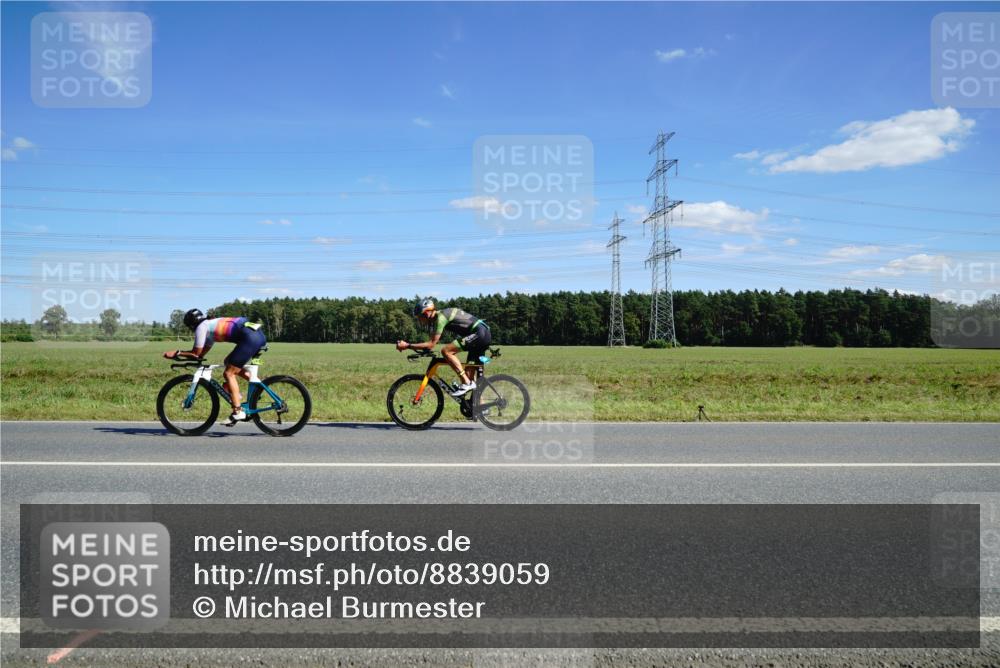 07.09.2025 - 19. Norderstedt Triathlon Michael Burmester http://msf.ph/oto/8839059 07.09.2025 14:20:07 Radfahren 995, 1005 meine-sportfotos.de