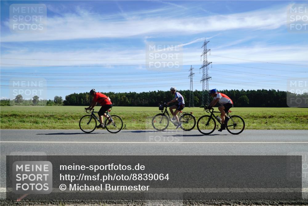 07.09.2025 - 19. Norderstedt Triathlon Michael Burmester http://msf.ph/oto/8839064 07.09.2025 12:10:51 Radfahren 856 meine-sportfotos.de