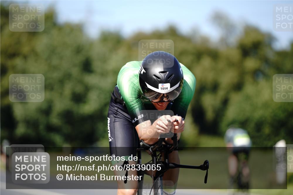 07.09.2025 - 19. Norderstedt Triathlon Michael Burmester http://msf.ph/oto/8839065 07.09.2025 14:37:55 Radfahren 888, 993, 1014 meine-sportfotos.de