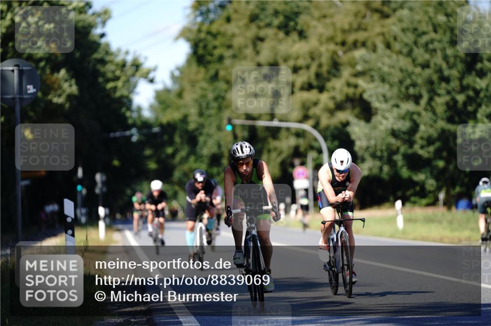 07.09.2025 - 19. Norderstedt Triathlon Michael Burmester http://msf.ph/oto/8839069 07.09.2025 14:37:57 Radfahren 972, 993, 1014, 1422 meine-sportfotos.de