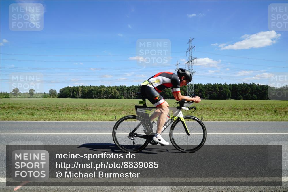 07.09.2025 - 19. Norderstedt Triathlon Michael Burmester http://msf.ph/oto/8839085 07.09.2025 14:20:12 Radfahren 388, 986, 1005, 1010 meine-sportfotos.de