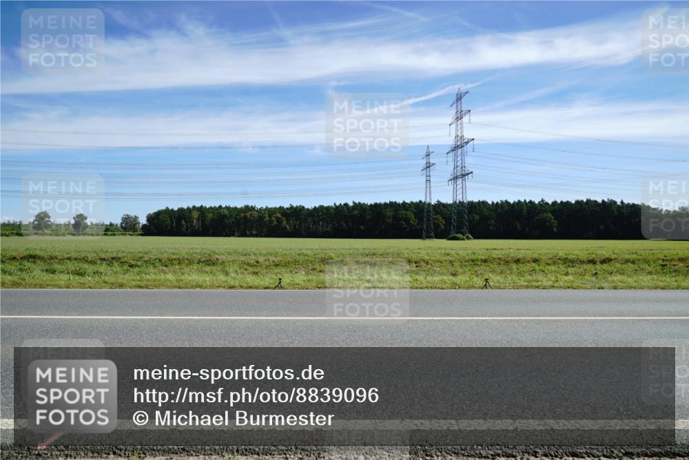 07.09.2025 - 19. Norderstedt Triathlon Michael Burmester http://msf.ph/oto/8839096 07.09.2025 12:11:04 Radfahren 259, 830, 1349 meine-sportfotos.de