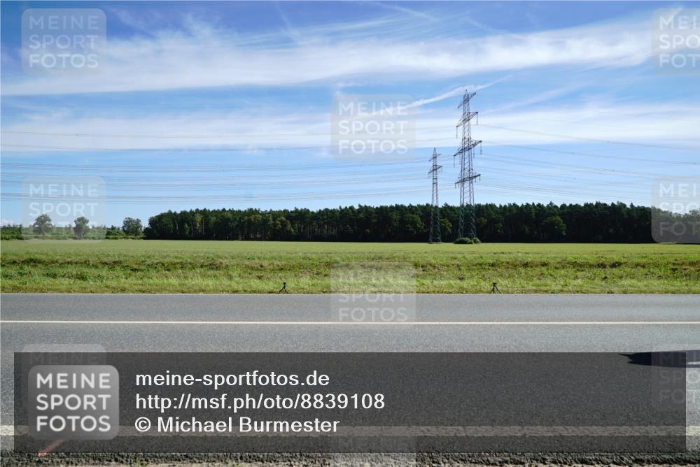 07.09.2025 - 19. Norderstedt Triathlon Michael Burmester http://msf.ph/oto/8839108 07.09.2025 12:11:10 Radfahren 234, 259, 762, 857 meine-sportfotos.de