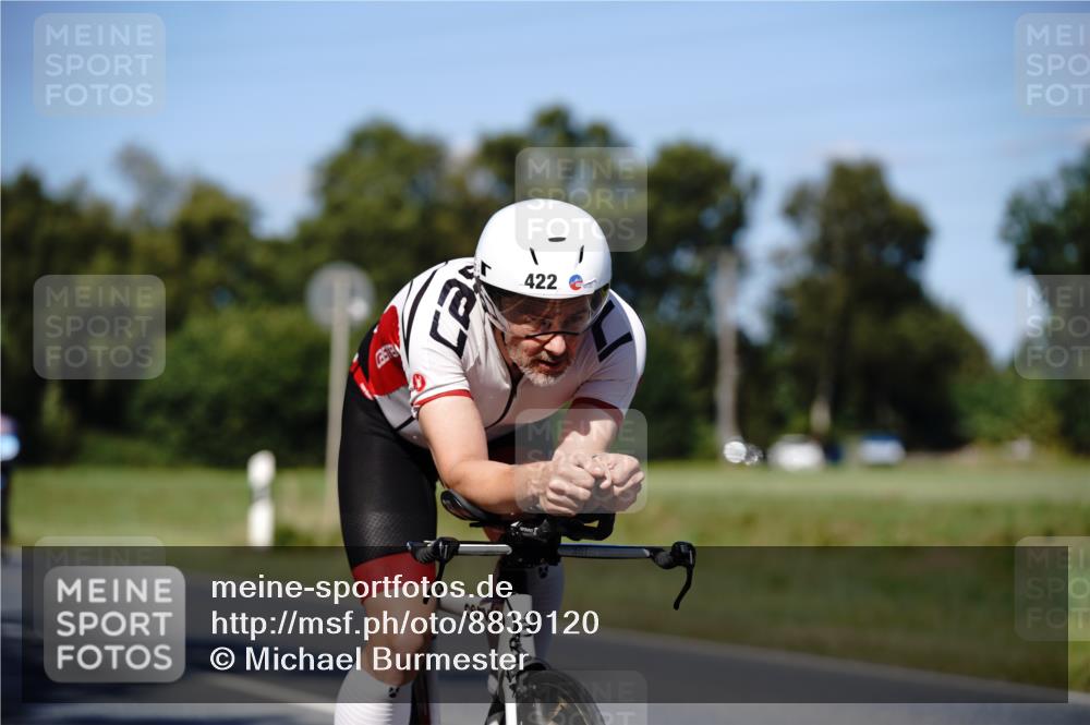 07.09.2025 - 19. Norderstedt Triathlon Michael Burmester http://msf.ph/oto/8839120 07.09.2025 14:38:32 Radfahren 422, 476, 877 meine-sportfotos.de