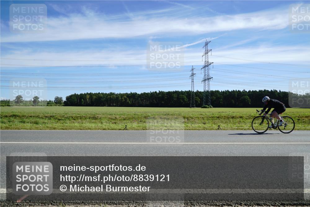 07.09.2025 - 19. Norderstedt Triathlon Michael Burmester http://msf.ph/oto/8839121 07.09.2025 12:11:12 Radfahren 234, 762, 857 meine-sportfotos.de