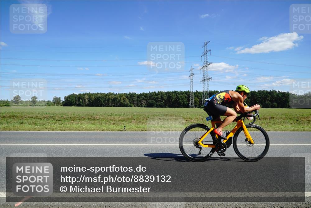 07.09.2025 - 19. Norderstedt Triathlon Michael Burmester http://msf.ph/oto/8839132 07.09.2025 14:20:21 Radfahren 896, 976, 987, 1434 meine-sportfotos.de