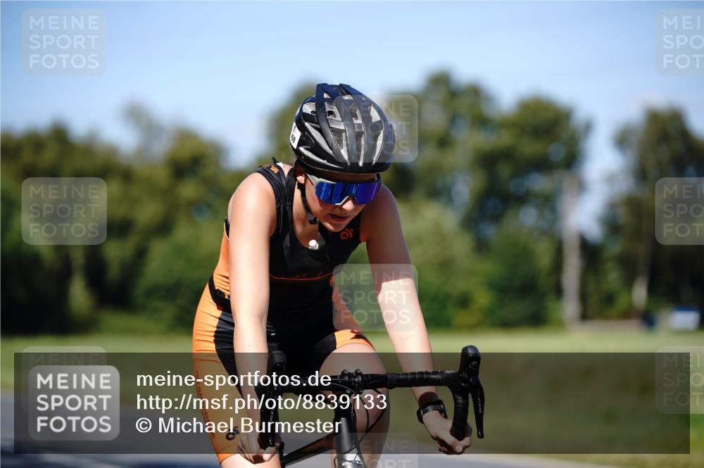 07.09.2025 - 19. Norderstedt Triathlon Michael Burmester http://msf.ph/oto/8839133 07.09.2025 14:38:37 Radfahren 398, 459, 476 meine-sportfotos.de