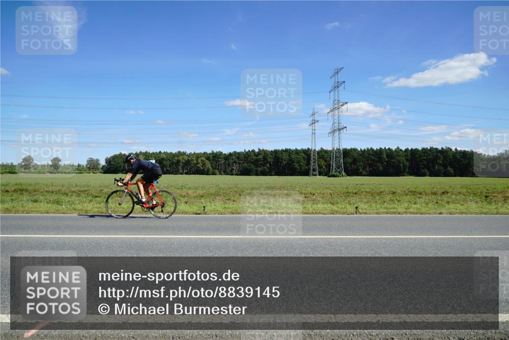 07.09.2025 - 19. Norderstedt Triathlon Michael Burmester http://msf.ph/oto/8839145 07.09.2025 14:20:26 Radfahren  meine-sportfotos.de
