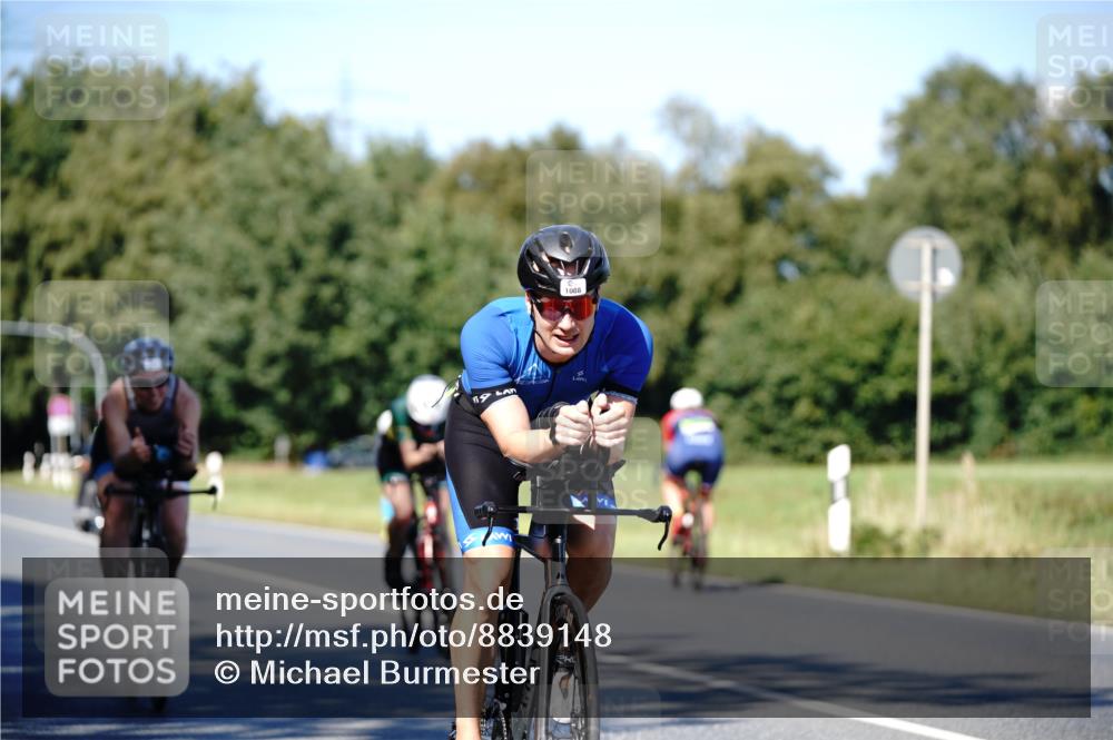 07.09.2025 - 19. Norderstedt Triathlon Michael Burmester http://msf.ph/oto/8839148 07.09.2025 14:38:44 Radfahren 450, 460, 1008, 1404, 1507 meine-sportfotos.de