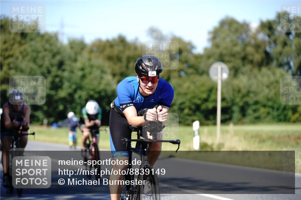 07.09.2025 - 19. Norderstedt Triathlon Michael Burmester http://msf.ph/oto/8839149 07.09.2025 14:38:44 Radfahren 450, 460, 1008, 1404, 1507 meine-sportfotos.de