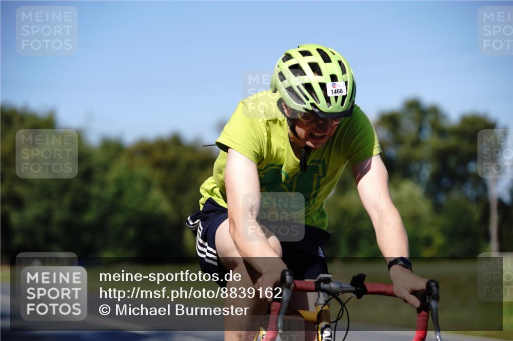 07.09.2025 - 19. Norderstedt Triathlon Michael Burmester http://msf.ph/oto/8839162 07.09.2025 14:38:56 Radfahren 407, 1466 meine-sportfotos.de