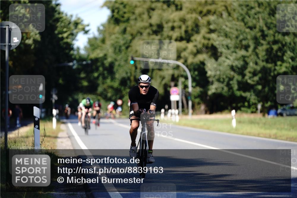07.09.2025 - 19. Norderstedt Triathlon Michael Burmester http://msf.ph/oto/8839163 07.09.2025 14:39:06 Radfahren 1026 meine-sportfotos.de