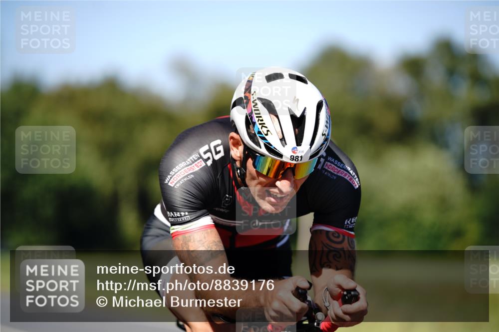 07.09.2025 - 19. Norderstedt Triathlon Michael Burmester http://msf.ph/oto/8839176 07.09.2025 14:39:15 Radfahren 393, 981 meine-sportfotos.de