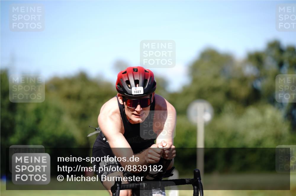 07.09.2025 - 19. Norderstedt Triathlon Michael Burmester http://msf.ph/oto/8839182 07.09.2025 14:39:24 Radfahren 964, 1009, 1027, 1040 meine-sportfotos.de