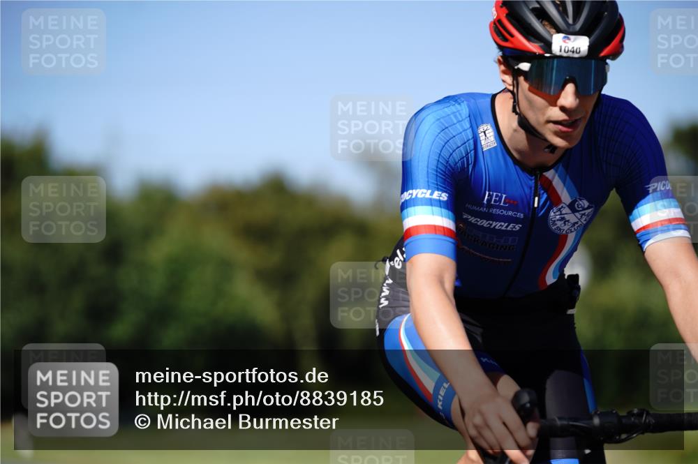 07.09.2025 - 19. Norderstedt Triathlon Michael Burmester http://msf.ph/oto/8839185 07.09.2025 14:39:26 Radfahren 1009, 1027, 1040 meine-sportfotos.de