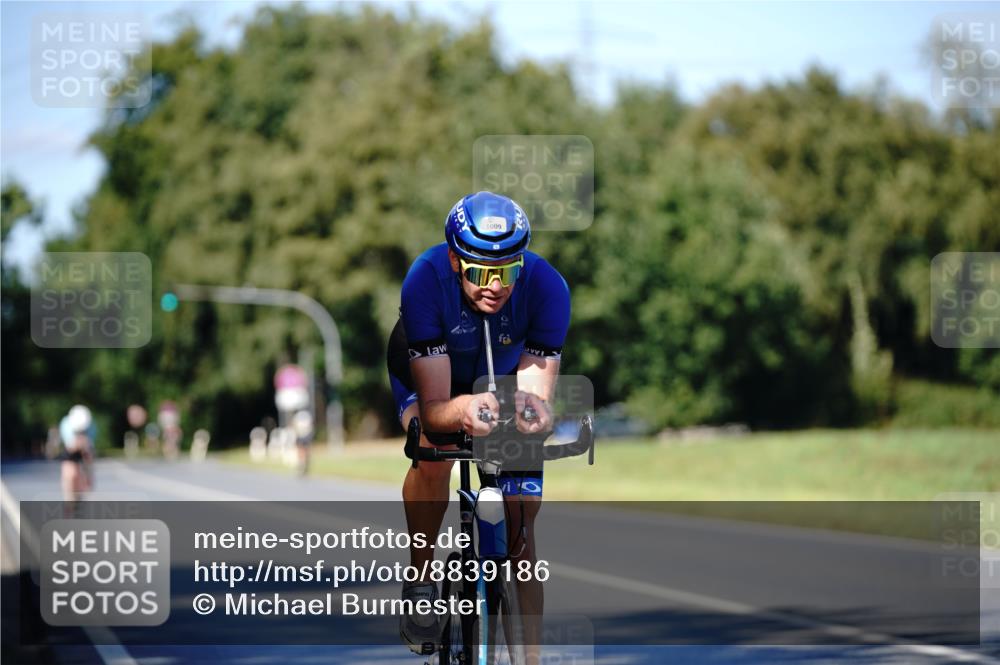 07.09.2025 - 19. Norderstedt Triathlon Michael Burmester http://msf.ph/oto/8839186 07.09.2025 14:39:27 Radfahren 1009, 1027, 1040 meine-sportfotos.de