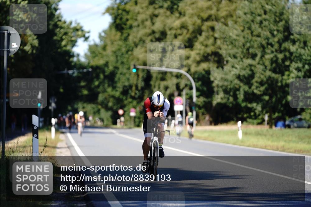 07.09.2025 - 19. Norderstedt Triathlon Michael Burmester http://msf.ph/oto/8839193 07.09.2025 14:39:41 Radfahren 971 meine-sportfotos.de