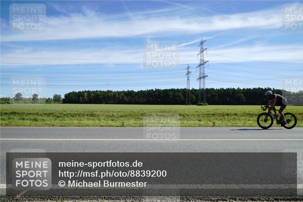 07.09.2025 - 19. Norderstedt Triathlon Michael Burmester http://msf.ph/oto/8839200 07.09.2025 12:11:22 Radfahren 165 meine-sportfotos.de