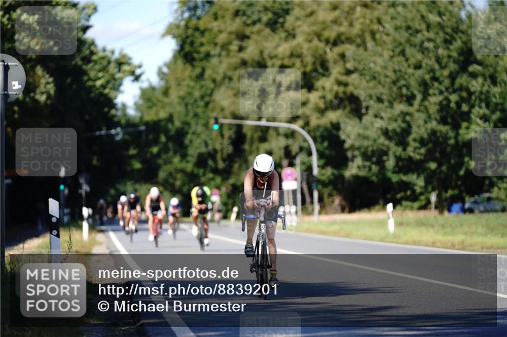 07.09.2025 - 19. Norderstedt Triathlon Michael Burmester http://msf.ph/oto/8839201 07.09.2025 14:39:50 Radfahren 462 meine-sportfotos.de
