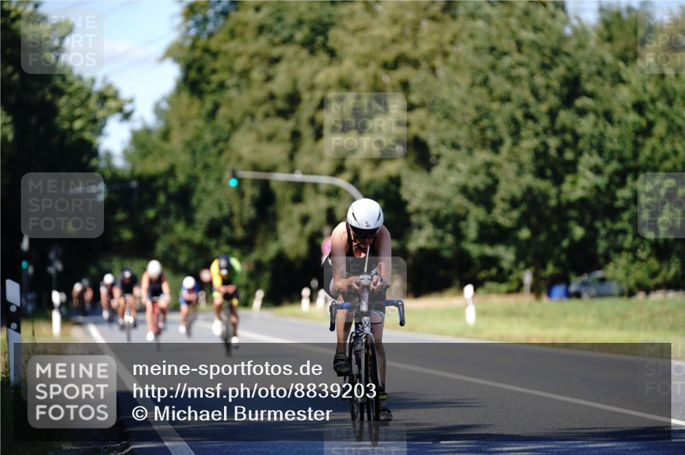 07.09.2025 - 19. Norderstedt Triathlon Michael Burmester http://msf.ph/oto/8839203 07.09.2025 14:39:51 Radfahren 462 meine-sportfotos.de