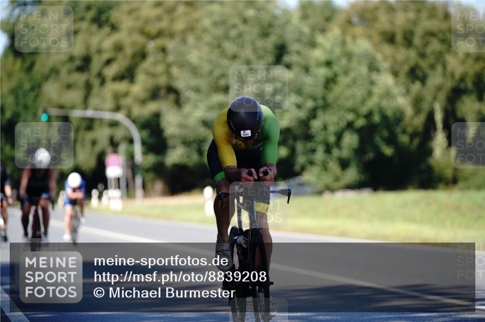 07.09.2025 - 19. Norderstedt Triathlon Michael Burmester http://msf.ph/oto/8839208 07.09.2025 14:39:55 Radfahren 462, 478, 1031, 1486 meine-sportfotos.de