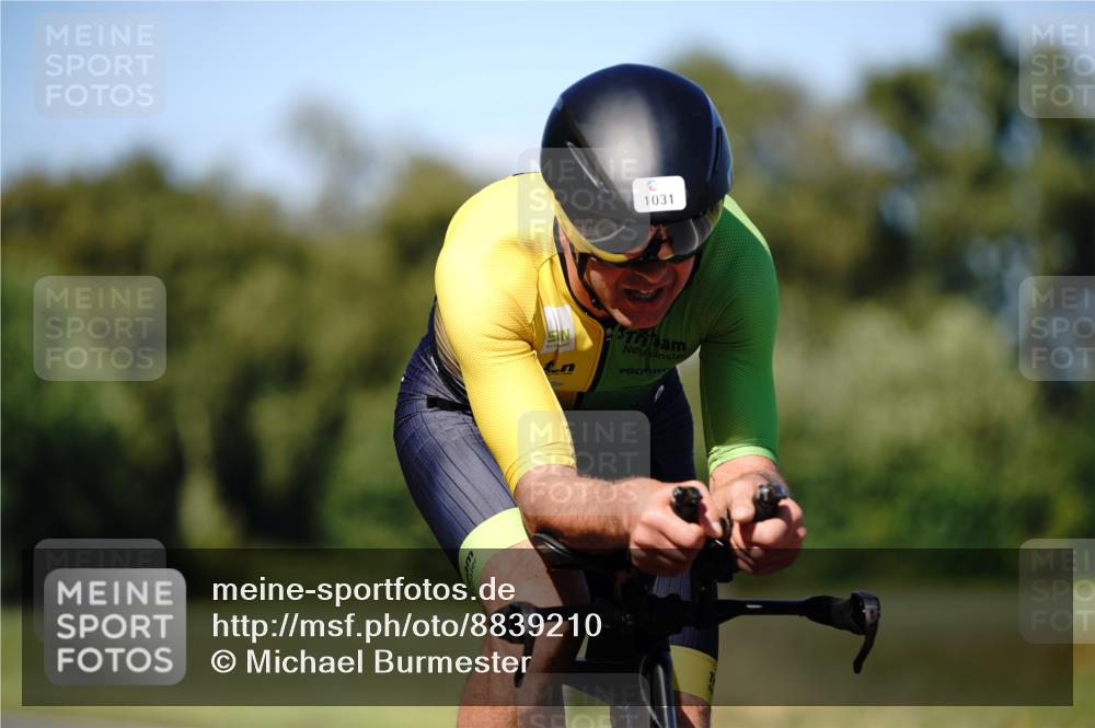 07.09.2025 - 19. Norderstedt Triathlon Michael Burmester http://msf.ph/oto/8839210 07.09.2025 14:39:56 Radfahren 428, 478, 1031, 1486 meine-sportfotos.de
