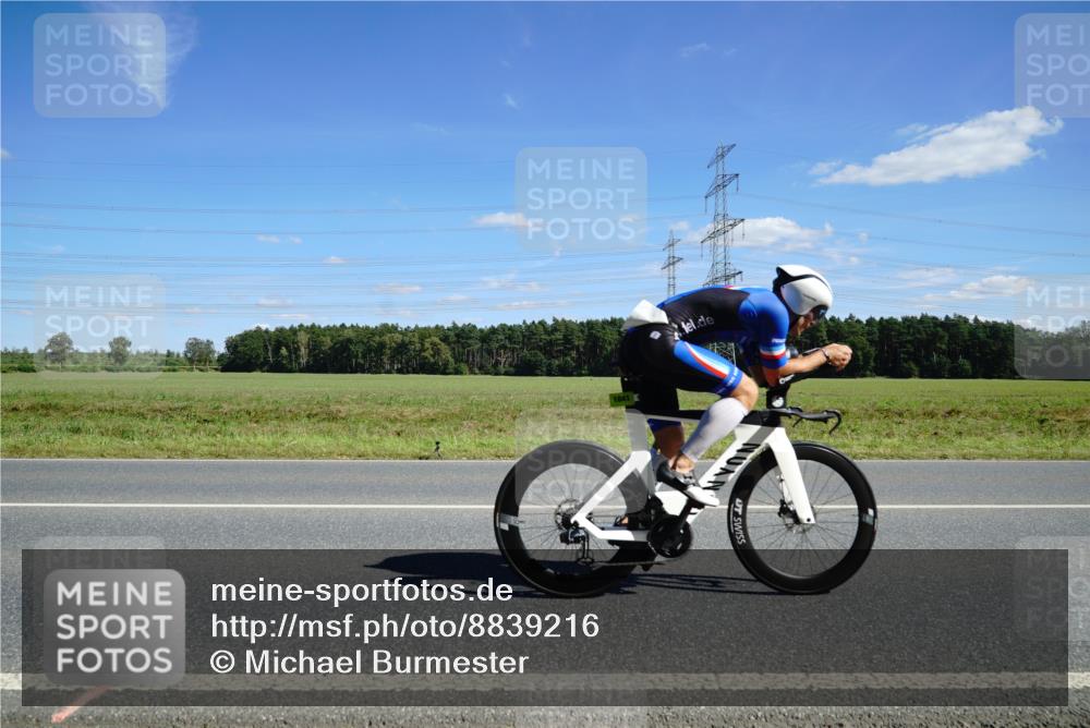 07.09.2025 - 19. Norderstedt Triathlon Michael Burmester http://msf.ph/oto/8839216 07.09.2025 14:20:41 Radfahren 1041 meine-sportfotos.de