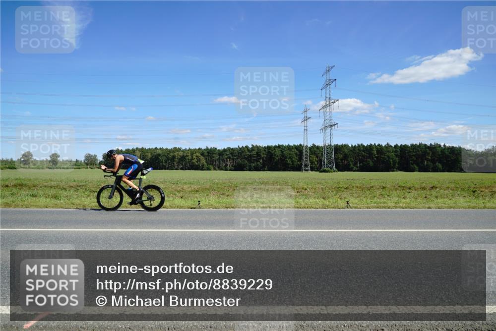 07.09.2025 - 19. Norderstedt Triathlon Michael Burmester http://msf.ph/oto/8839229 07.09.2025 14:20:48 Radfahren 1016 meine-sportfotos.de