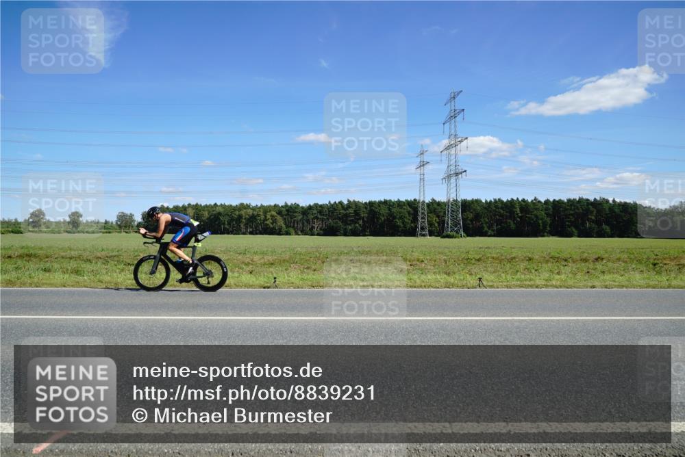 07.09.2025 - 19. Norderstedt Triathlon Michael Burmester http://msf.ph/oto/8839231 07.09.2025 14:20:48 Radfahren 1016 meine-sportfotos.de