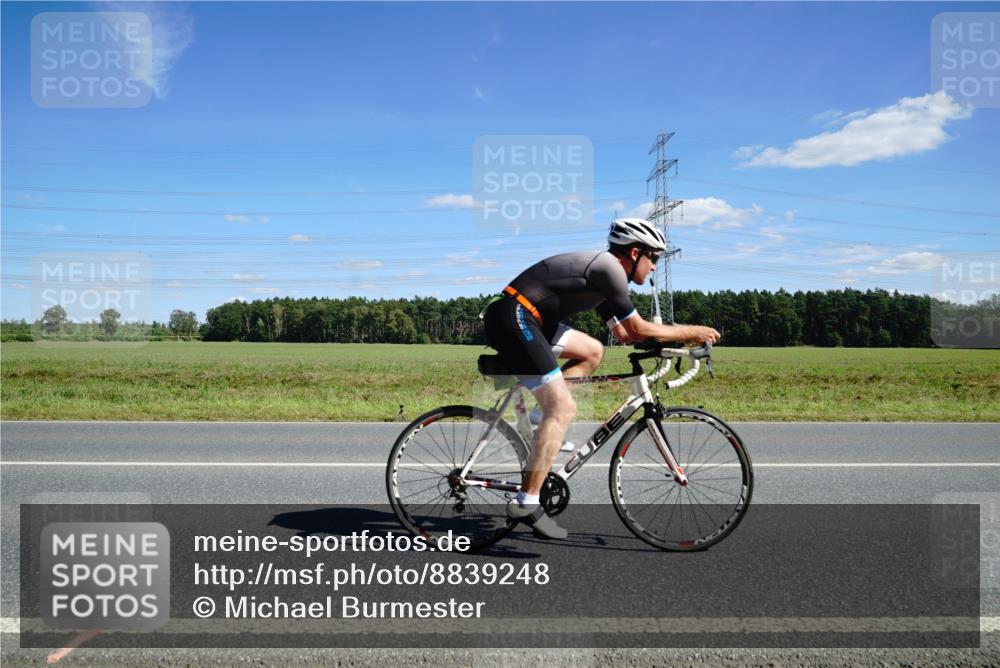 07.09.2025 - 19. Norderstedt Triathlon Michael Burmester http://msf.ph/oto/8839248 07.09.2025 14:20:58 Radfahren 991, 1007 meine-sportfotos.de