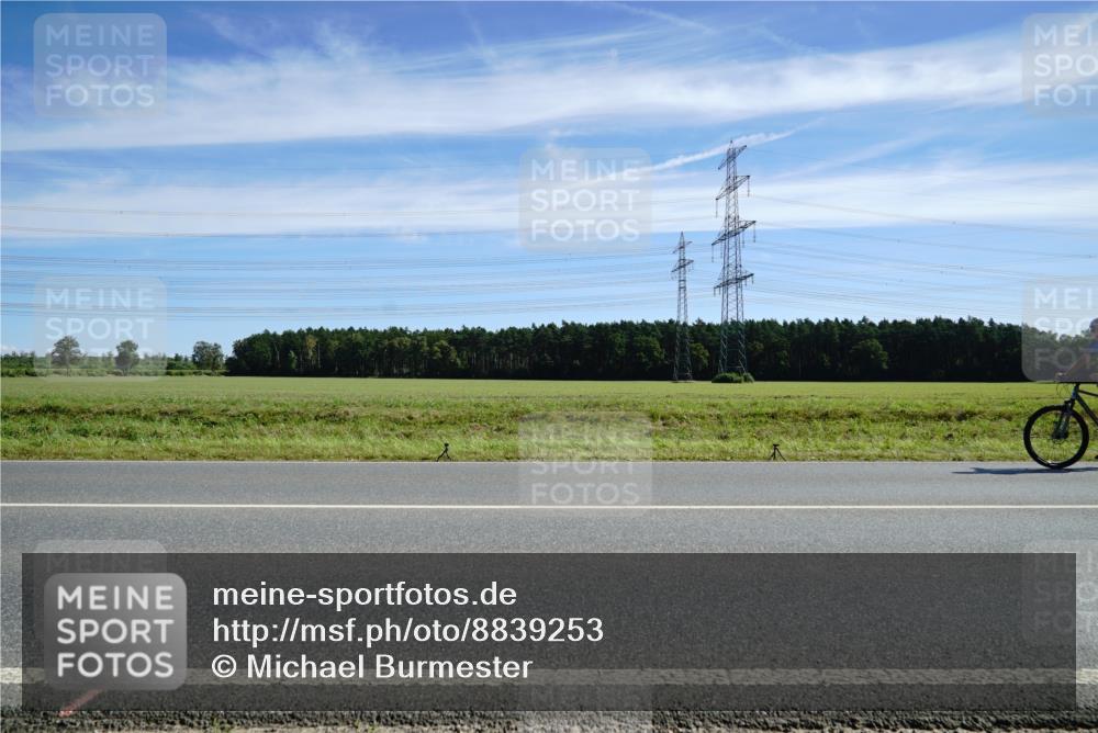 07.09.2025 - 19. Norderstedt Triathlon Michael Burmester http://msf.ph/oto/8839253 07.09.2025 12:11:41 Radfahren 758, 1300 meine-sportfotos.de
