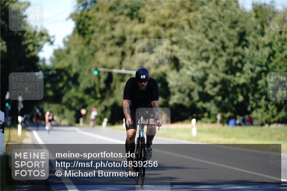07.09.2025 - 19. Norderstedt Triathlon Michael Burmester http://msf.ph/oto/8839256 07.09.2025 14:40:19 Radfahren 1416, 1459 meine-sportfotos.de