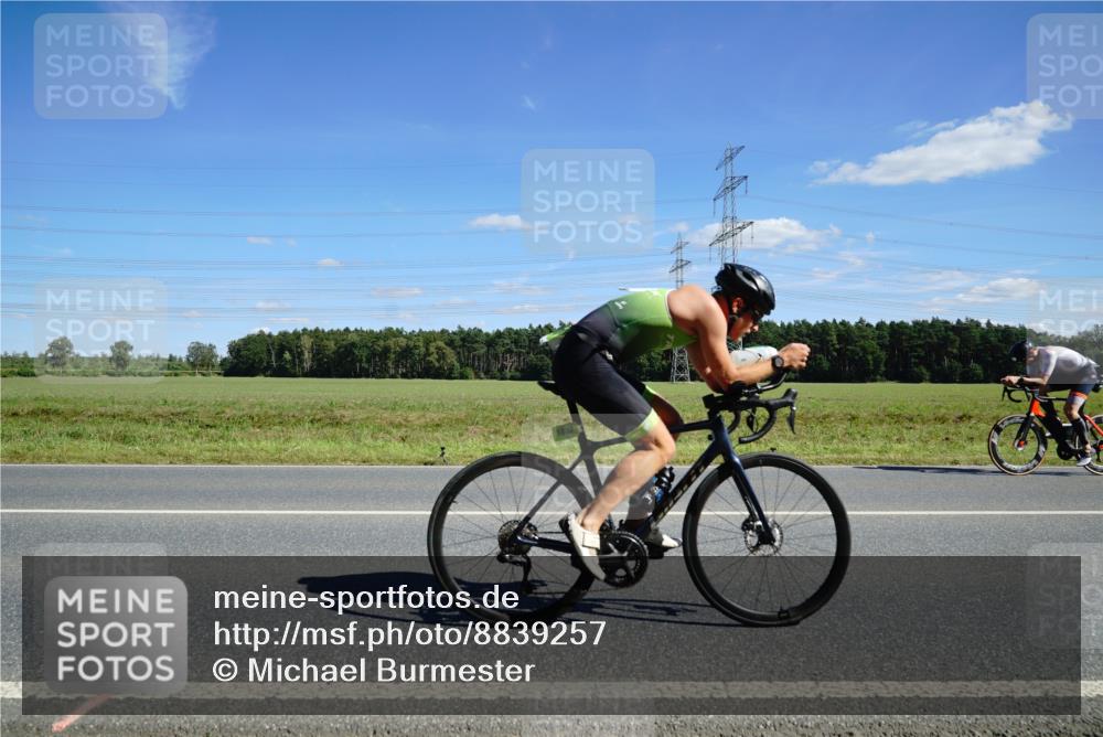 07.09.2025 - 19. Norderstedt Triathlon Michael Burmester http://msf.ph/oto/8839257 07.09.2025 14:21:00 Radfahren 991, 1007 meine-sportfotos.de